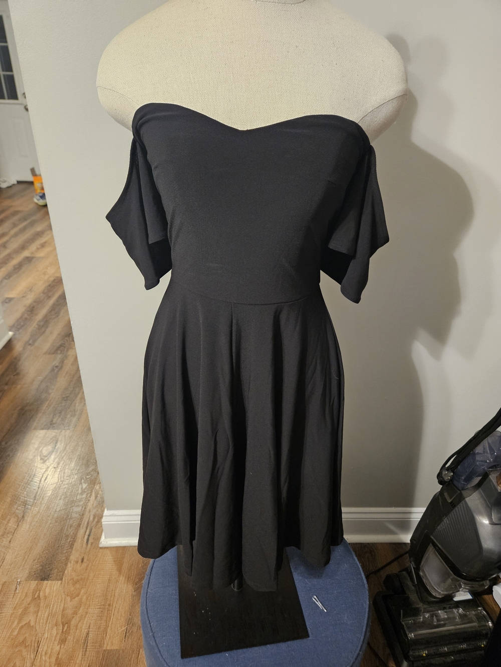 Nordstram- Leith Black Off-shoulder Fit-and-Flare Dress- Womens Extra Small